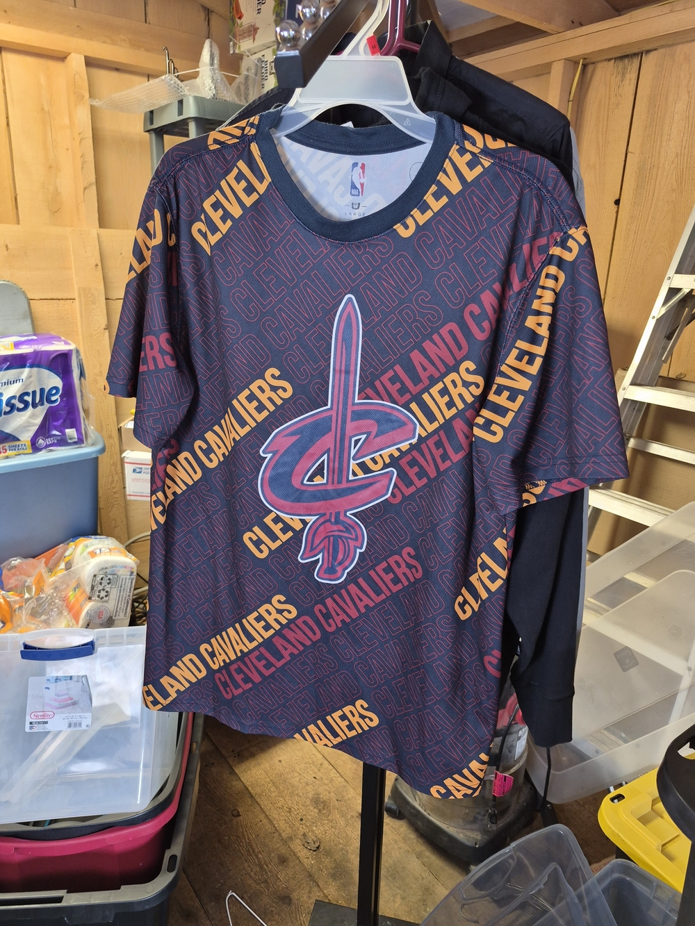 NBA Cleveland Cavaliers Short-Sleeve Tee in Navy, Maroon & Gold Bin 52